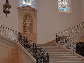 Ancien escalier monumental en pierre - Agrandir l'image, .JPG 200,0 KB (fenêtre modale)