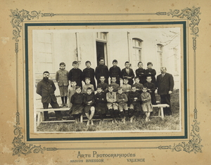 Photos de la classe de Vincent Roux présent à droite, (collection particulière) - Agrandir l'image (fenêtre modale)